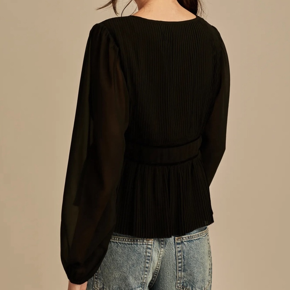Women's Black V‑Neck Pleated Blouse - Picture 3 of 6